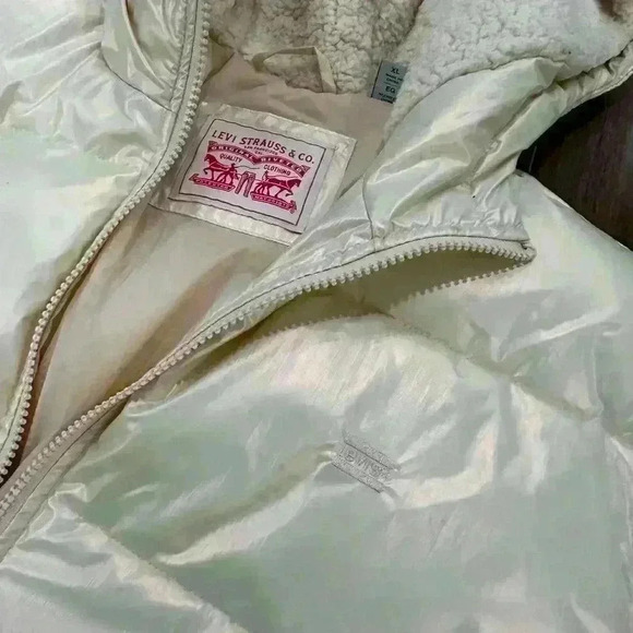 Levis Women's XL Shinny Ivory Puffer Jacket Sherpa
Lined Hooded Genuine Red Tab - Picture 3 of 13